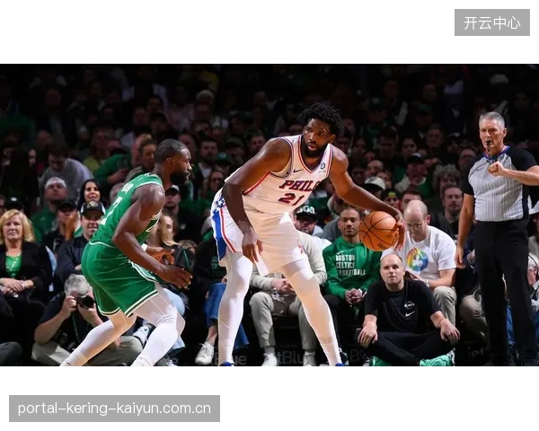 NBA空中换手戏耍防守者：空中技艺的巅峰演绎